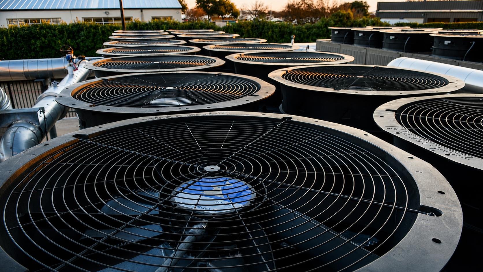 Vista aérea de arreglo de ventiladores para evitar recirculación