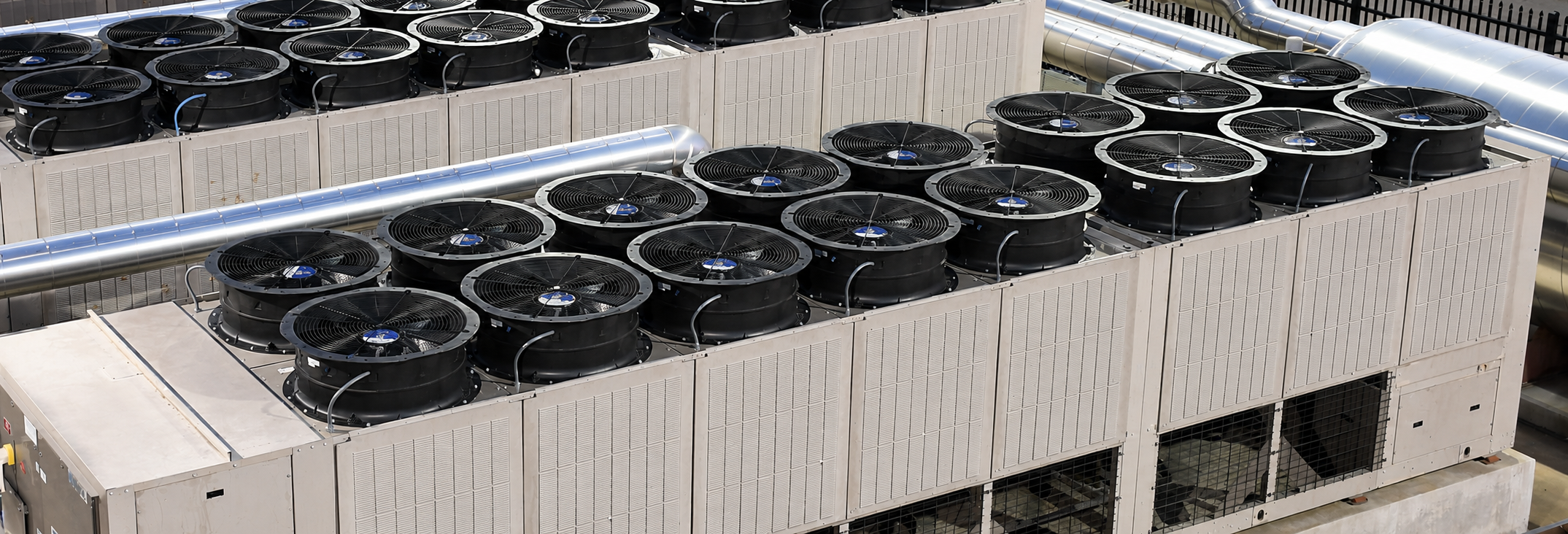 Simulación aerodinámica de la descarga de un ventilador de chiller