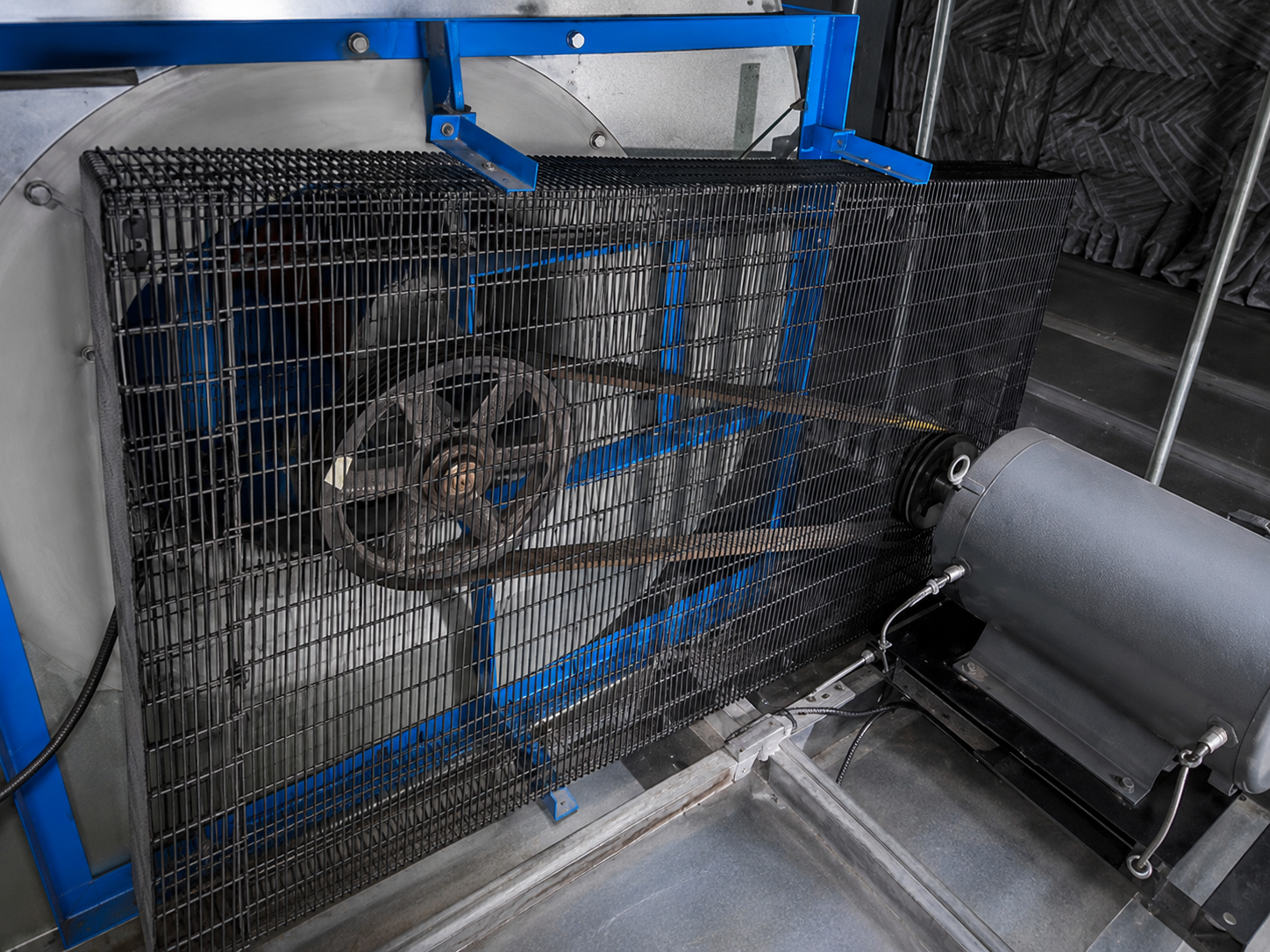 Transmisión por bandas de un ventilador tradicional